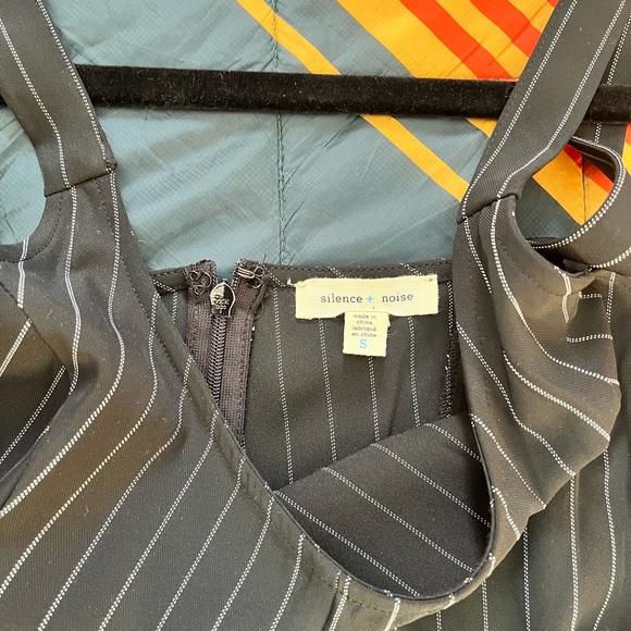 Pinstripe jumpsuit - Picture 3 of 4